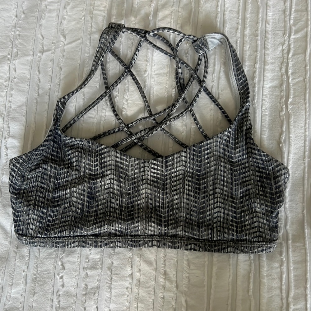 Lululemon sports bra